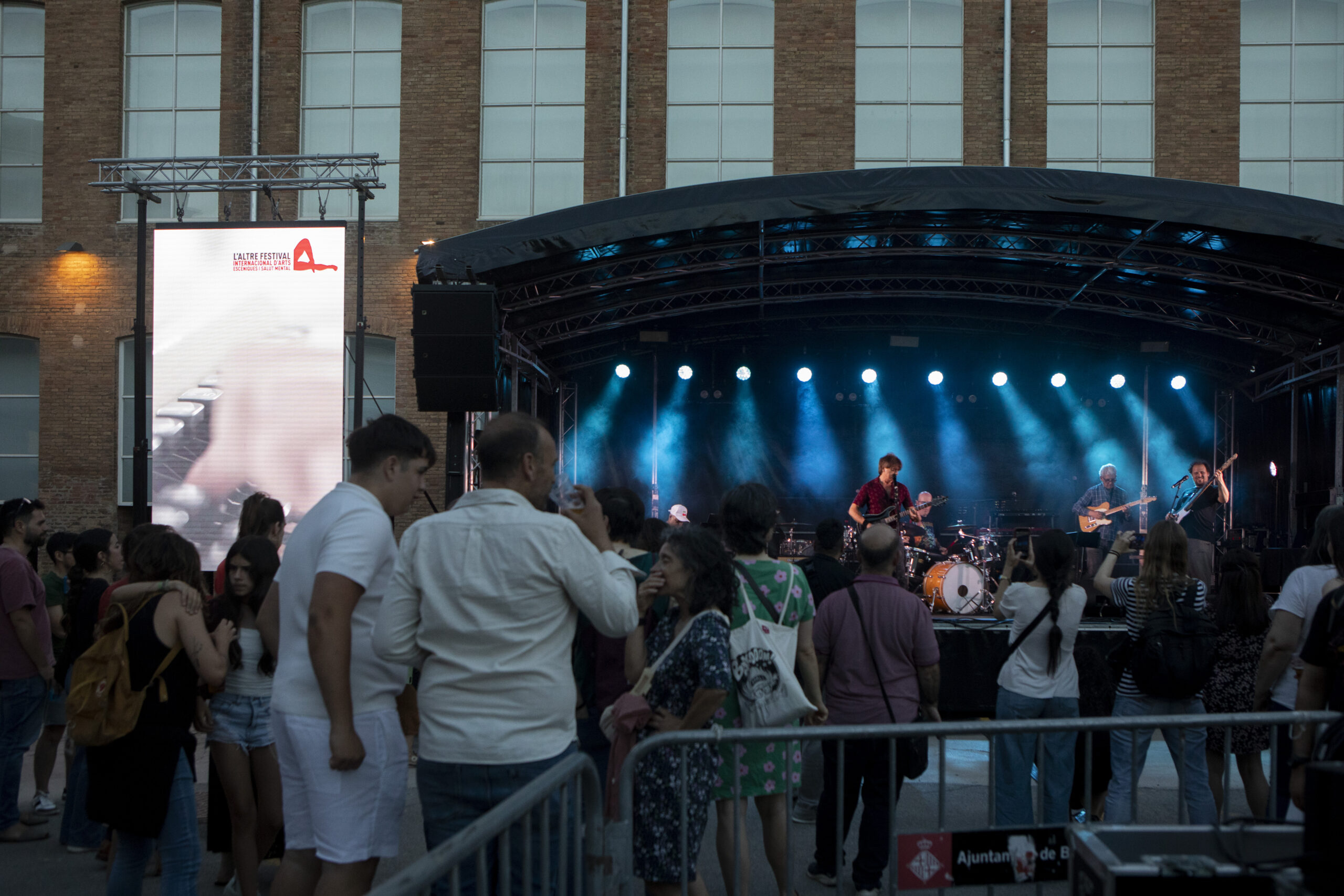 https://laltrefestival.cat/wp-content/uploads/2025/07/EfectesSecundaris_-15-scaled.jpg